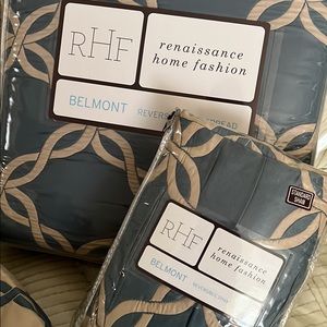 Reversible Queen Bedspread and Standard Shams